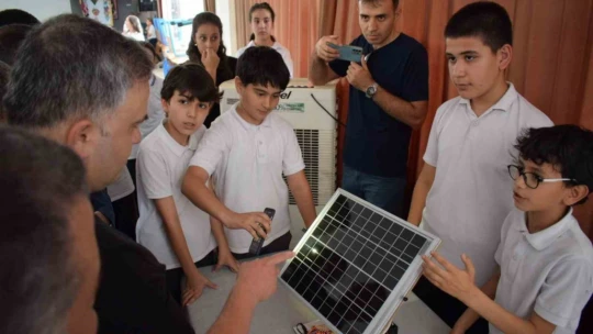 Bozdoğan'da öğrencilerden yıl sonu sergisi
