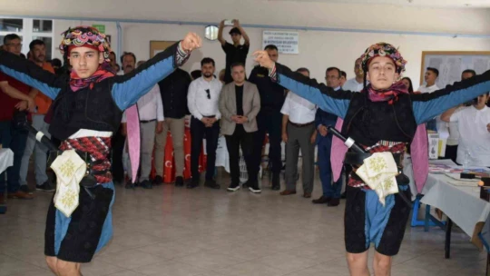 Bozdoğan'da öğrencilerden yıl sonu sergisi