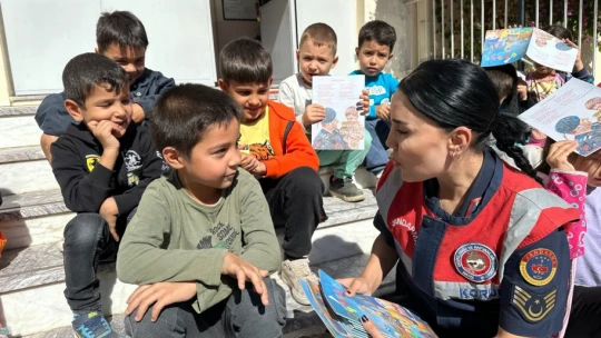 Bozdoğan'da öğrencilere ağaç sevgisi aşılandı, tohum topları ormanlara bırakıldı