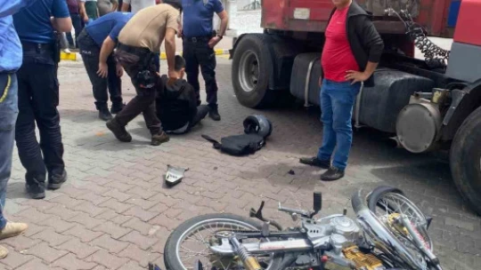 Bozdoğan'da tır ile motosiklet çarpıştı: 1 yaralı
