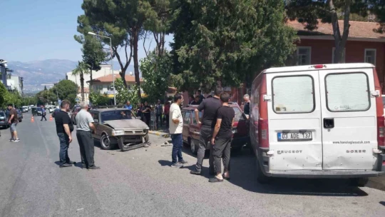 Bozdoğan'da zincirleme trafik kazası: 2 yaralı