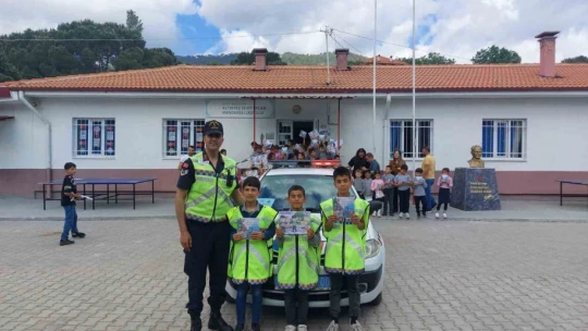 Bozdoğan İlçe Jandarma Komutanlığı'ndan öğrencilere trafik eğitimi