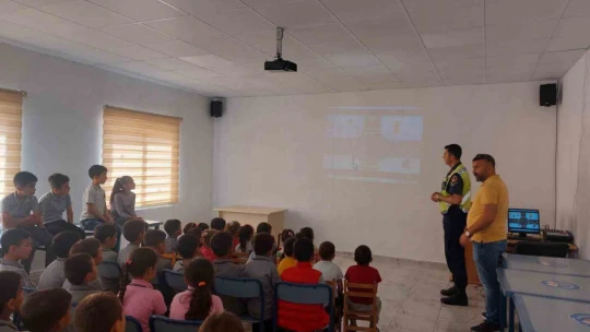 Bozdoğan İlçe Jandarma Komutanlığı'ndan öğrencilere trafik eğitimi