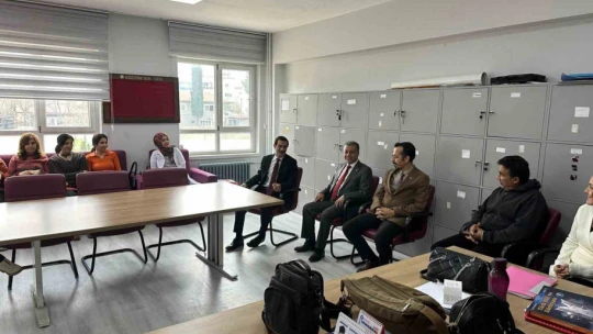 Bozdoğan Kaymakamı Polat, öğrencilerin eğitim süreçlerini yerinde inceledi