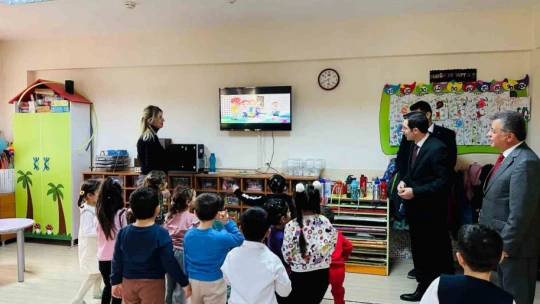 Bozdoğan Kaymakamı Polat, öğrencilerin eğitim süreçlerini yerinde inceledi