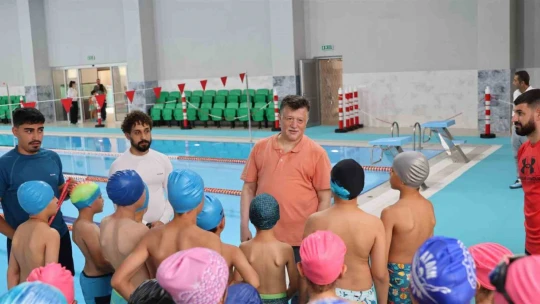Bozdoğan Yarı olimpik Yüzme Havuzu'nda ilk kulaç atıldı