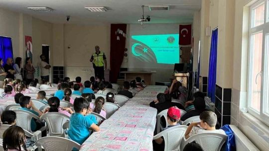 Bozdoğanlı minikler trafik kurallarını öğrendi