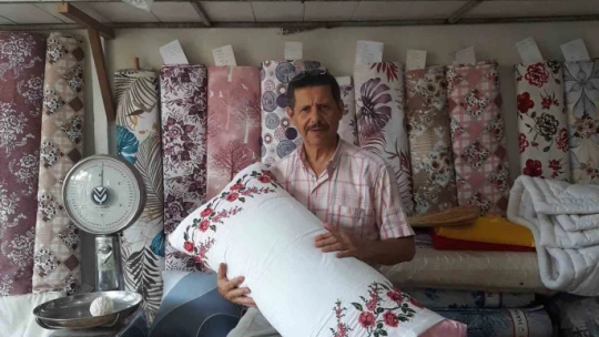 Bu defa yastıktan altın çıktı, vefakar yorgancı altınları teslim etti