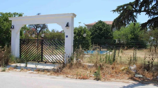 Bu görüntü Menderes'in hatırasına yakışmıyor