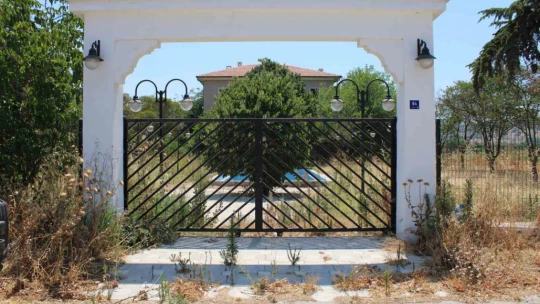 Bu görüntü Menderes'in hatırasına yakışmıyor