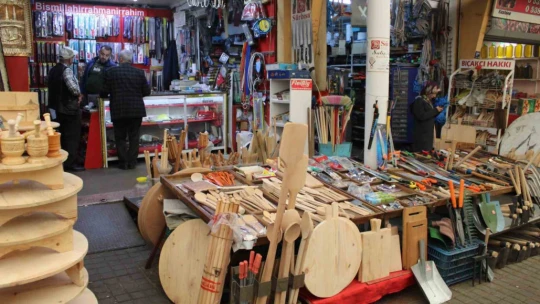 Bu yıl zeytin budama dönemi erken geldi, testere bilemeye talep çoğaldı