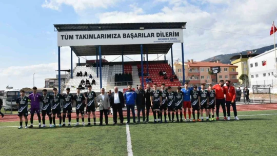 Buharkent Beldiyespor kupasına kavuştu