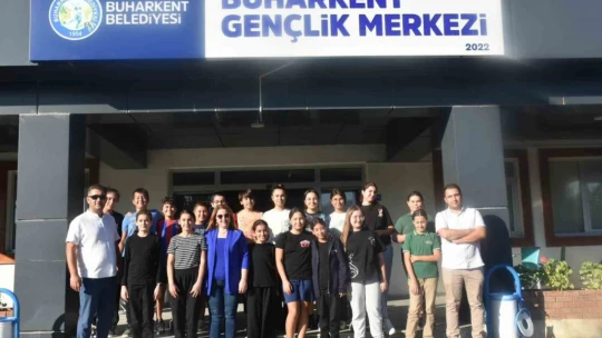 Buharkent Gençlik Merkezi'nde İngilizce kursu başladı