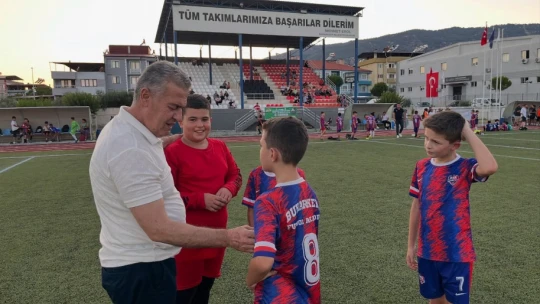 Buharkent'te 'Kentin Çocukları' futbol turnuvasında ilk düdük çaldı