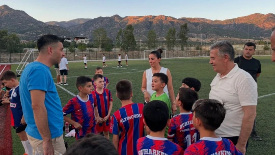 Buharkent'te 'Kentin Çocukları' futbol turnuvasında ilk düdük çaldı