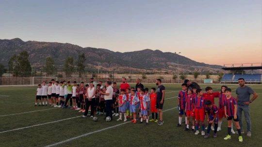 Buharkent'te 'Kentin Çocukları' futbol turnuvasında ilk düdük çaldı