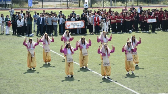 Buharkent'te 19 Mayıs etkinliklerle kutlandı