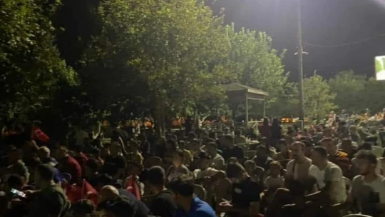 Buharkent'te çeyrek final heyecanını dev ekranda hep birlikte yaşadı