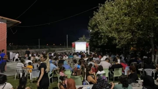 Buharkent'te çeyrek final heyecanını dev ekranda hep birlikte yaşadı