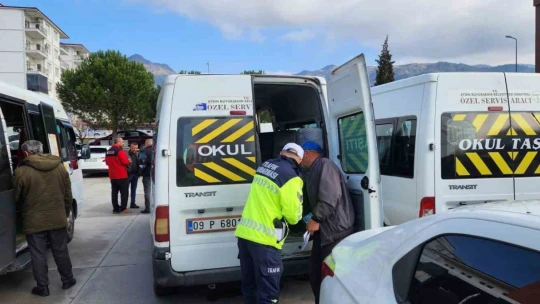 Buharkent'te ekipler, öğrenciler için sahaya indi