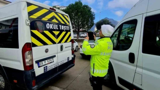 Buharkent'te ekipler, öğrenciler için sahaya indi