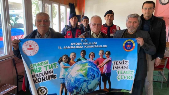 Buharkent'te jandarmadan geri dönüşüm bilgilendirmesi