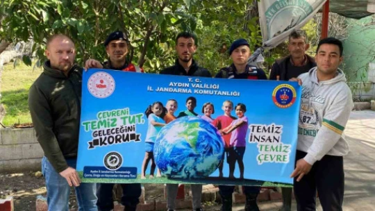 Buharkent'te jandarmadan geri dönüşüm bilgilendirmesi