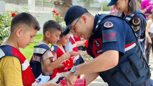 Buharkent'te öğrenciler jandarmayı tanıdı