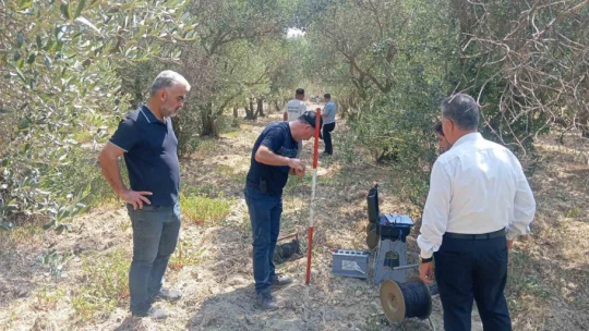 Buharkent'te tarım arazilerinde jeofizik çalışma