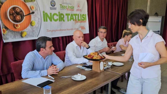 Buharkent'te taze incirli tatlılar yarıştı