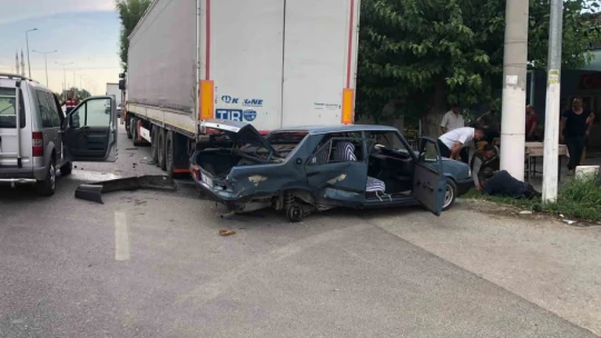 Buharkent'te trafik kazası: 3 yaralı