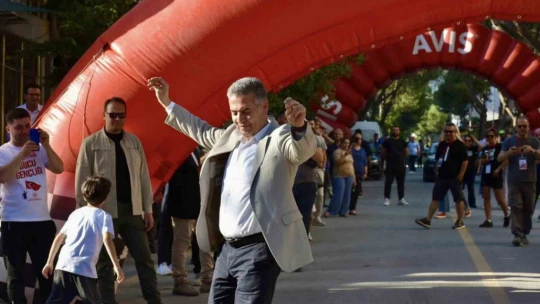 Buharkent'te Türkiye Tırmanma Yarışı sembolik startla başladı