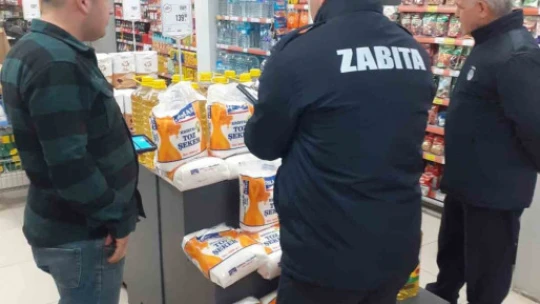 Buharkent'te zincir marketler denetlendi