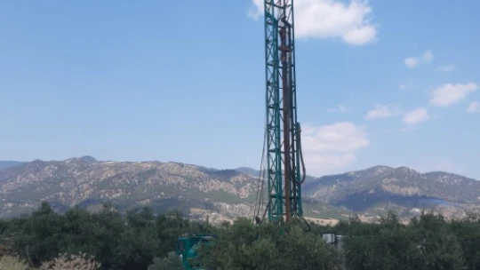 Buharkent'teki 2 kuyudan saatte 104 litre su çıkıyor