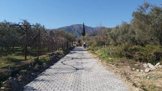 Buharkent Belediyesi'nden yol çalışması