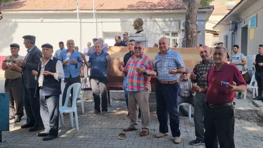 Buharkentliler kuraklığa karşı yağmur duasına çıktı