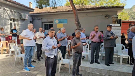 Buharkentliler kuraklığa karşı yağmur duasına çıktı