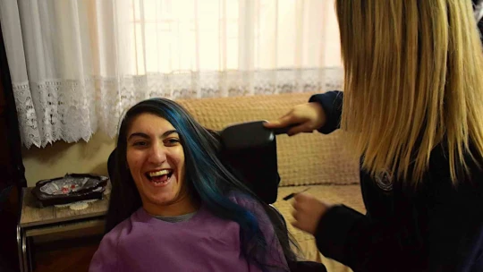 Buse Engelliler Günü'ne yeni saçları ile girecek
