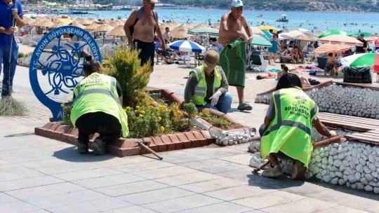 Büyükşehi'den Didim'de peyzaj ve temizlik çalışması