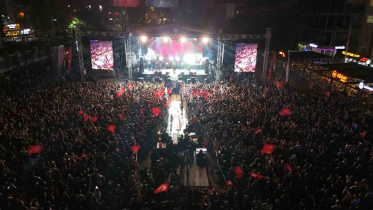 Büyükşehir, 19 Mayıs Bayramı'nı 40 bin Aydınlıyla kutladı