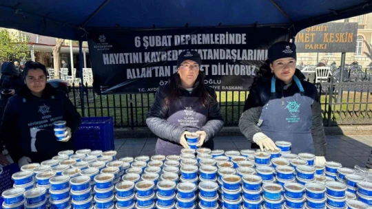 Büyükşehir, 6 Şubat'ın yıldönümünde helva hayrı yaptı
