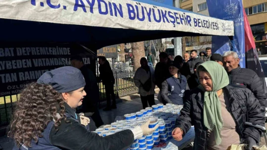 Büyükşehir, 6 Şubat'ın yıldönümünde helva hayrı yaptı