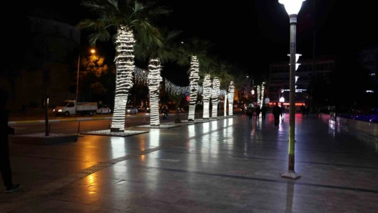 Büyükşehir Aydın'ı 2025 için ışıklandırdı