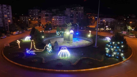 Büyükşehir Aydın'ı 2025 için ışıklandırdı