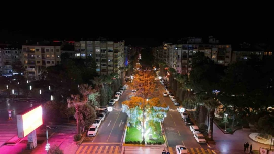 Büyükşehir Aydın'ı 2025 için ışıklandırdı