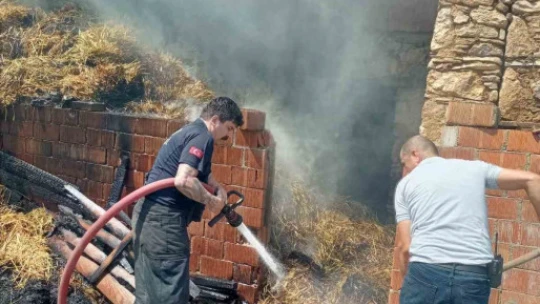 Büyükşehir Belediyesi'nin anında müdahalesi mahalleyi yanmaktan kurtardı