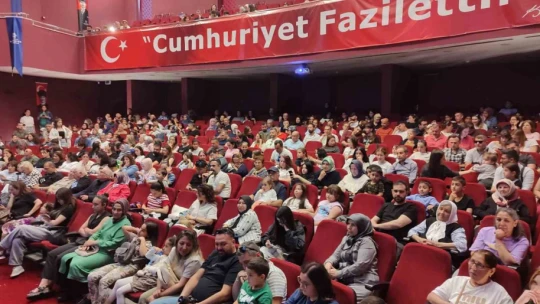 Büyükşehir Belediyesi'nin Drama Atölyesi'ndeki minikler hünerlerini sergiledi