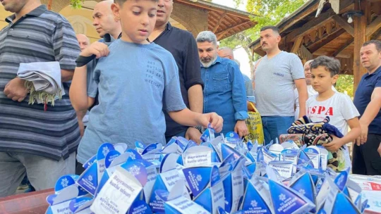 Büyükşehir Belediyesi vatandaşlarla bayramlaştı