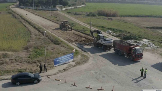 Büyükşehir Belediyesi, yol yapım çalışmaları sürüyor