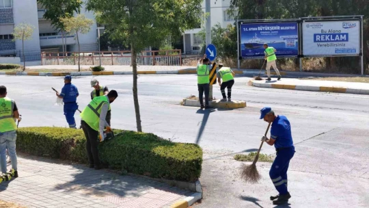 Büyükşehir'den Söke'de bakım ve temizlik çalışması